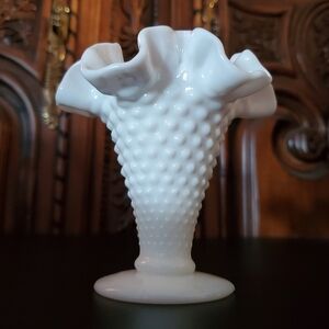 Fenton Hobnail Milk Glass 4" Vase